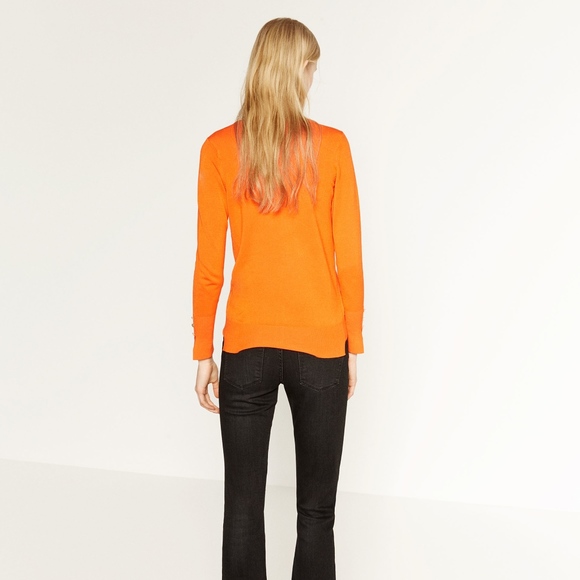 Zara Sweaters - Zara v neck sweater